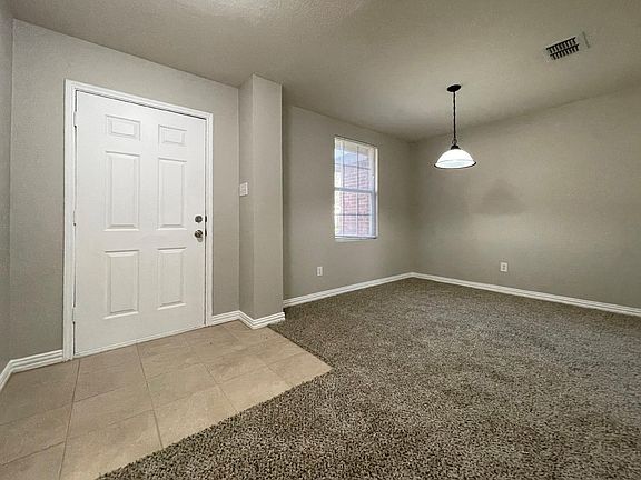 2nd image of 2807 Meadow Bluff Dr
