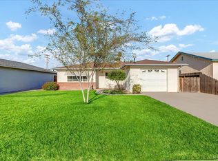 955 S 11 1/2 Ave, Hanford, CA 93230