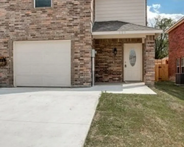 909 Parkplace Rdg — Photo 1