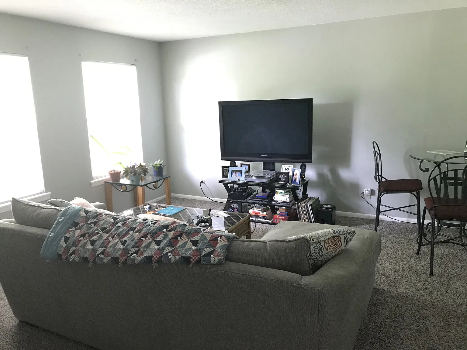 2 bed, 1112 sqft, $1,600 — Photo 3