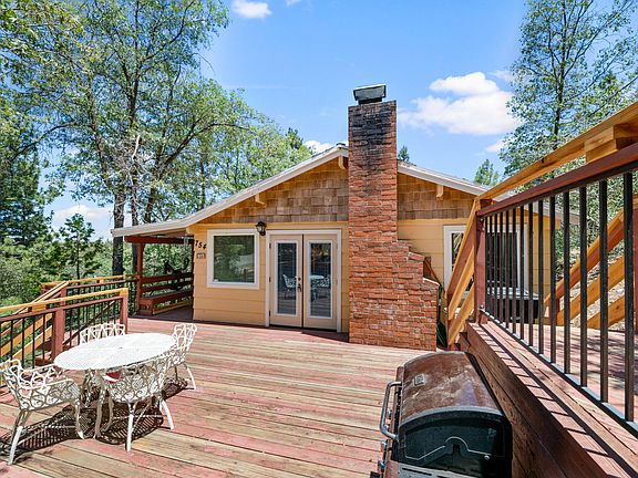 2nd image of 754 Villa Grove Ave