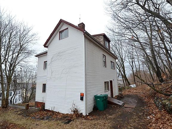 2nd image of 521 Essex St