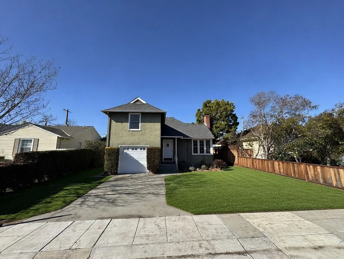 711 Birch Ave photo 1
