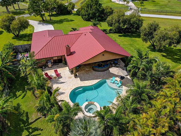 3rd image of 2751 SW Buena Vista Dr