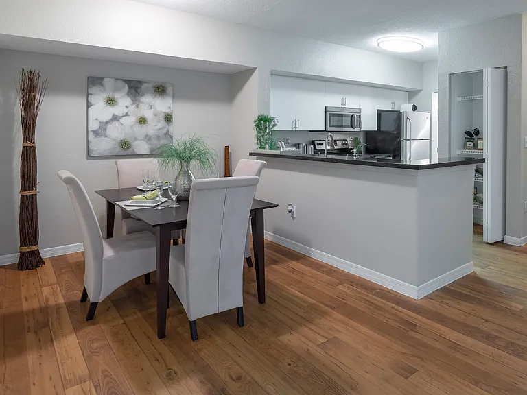 Model Dining Area| Aspire at Gateway