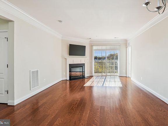 2nd image of 625 Quarry View Ct Unit 404
