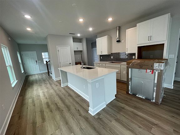 5th image of 95035 Gina St