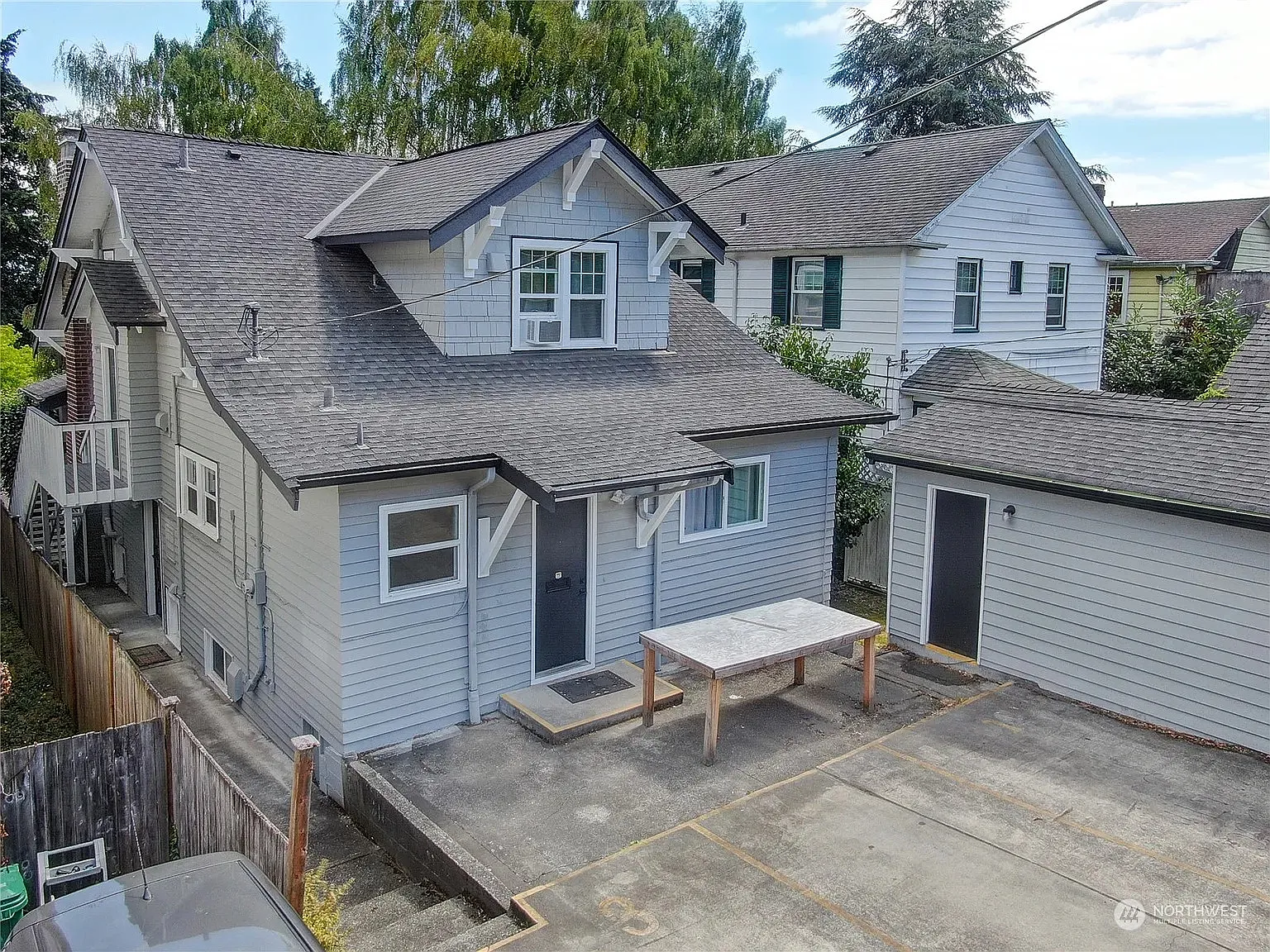 11 bed, 3030 sqft, $11,500 — Photo 4