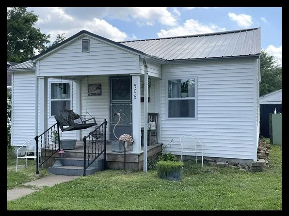 506 Crescent Dr, Macon, MO 63552