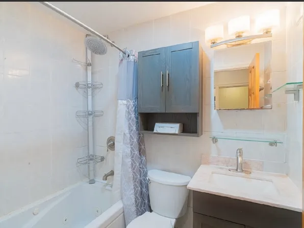 1390 Troy Avenue image 15 of 38