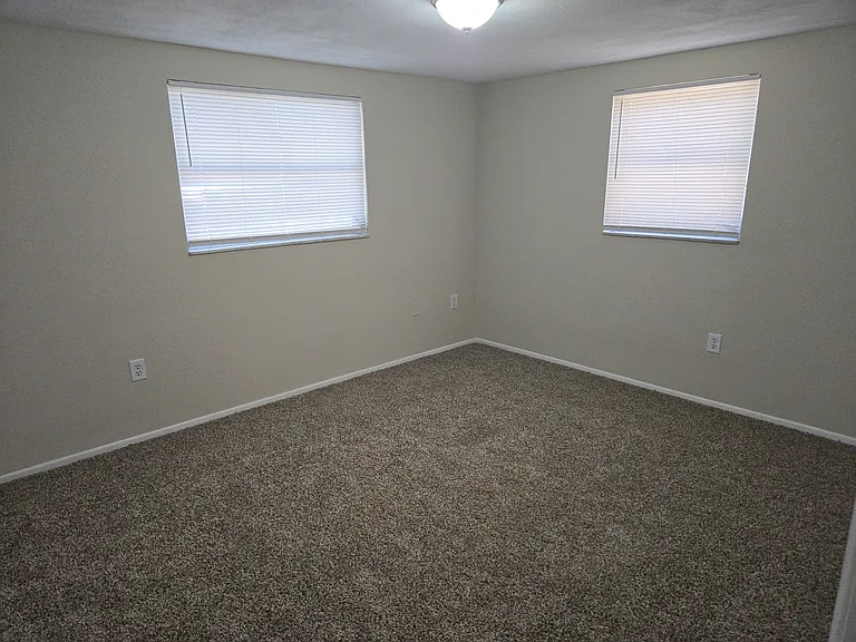 9240 Saint Regis Ln — Photo 2
