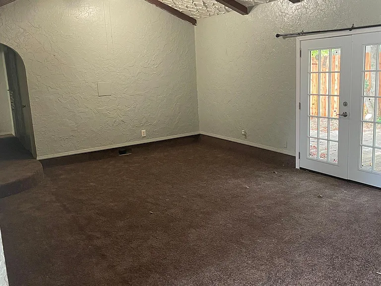 2912 S 101st East Ave — Photo 2
