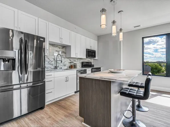 907 Winter St NE, Minneapolis, MN