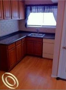 4th image of 623 Deering St