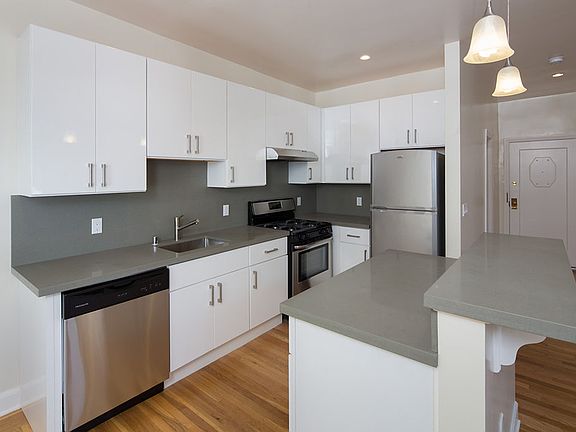 5th image of 1360 Lombard St APT 203