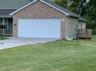 692 Dearborn Rd UNIT B, Valparaiso, IN 46385