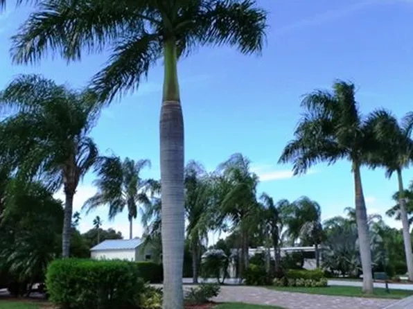 3013 W Riverbend Resort Blvd, Labelle, FL 33935