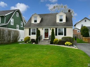 63 Van Blarcom Ave, Midland Park, NJ 07432