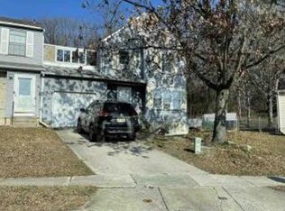 12 Blue Jay Dr, Clementon, NJ 08021