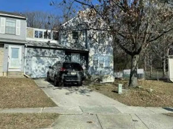 12 Blue Jay Dr, Clementon, NJ 08021