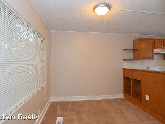 3rd image of 1005B Eustis Dr