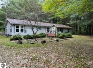 4546 N Water Rd, Sanford, MI 48657