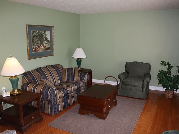 2nd image of 725 Bear Creek Way