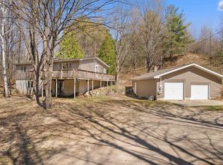 9410 E Lakeview Hills Rd, Traverse City, MI 49684