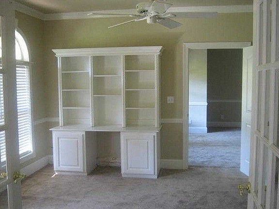 5th image of 664 Tampa Dr