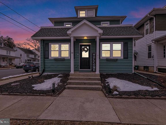 3rd image of 50 E 2nd Ave