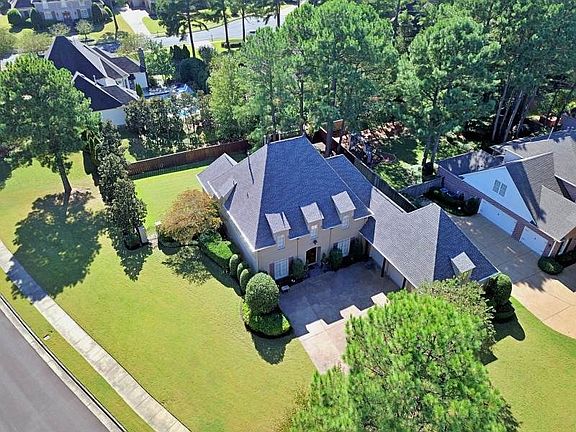 2nd image of 10013 Bentwood Creek Cv