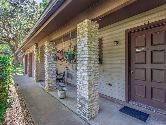 2nd image of 9404 Newberry Dr