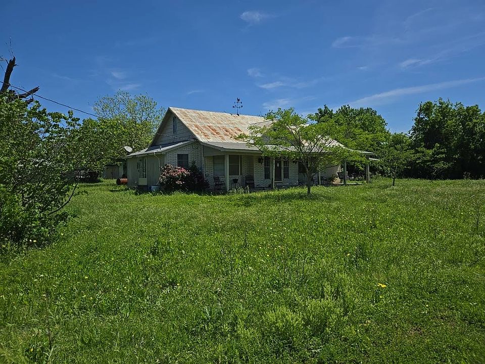 215 N 8th St, Lott, TX 76656 Zillow