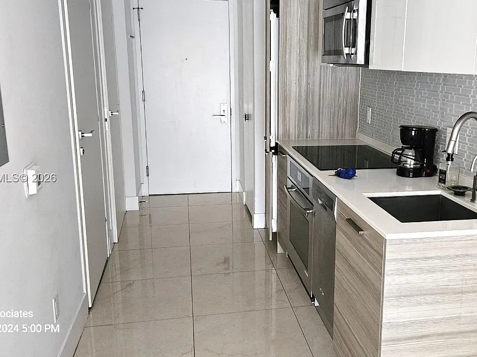 1300 Brickell Bay Dr #2112