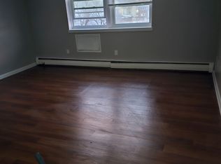 45 Wheeler Ave APT 3E, Bridgeport, CT 06606