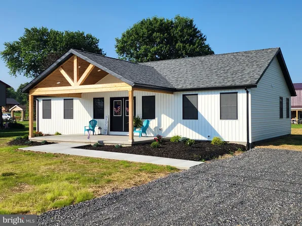 18 Holly St, Fort Ashby, WV 26719