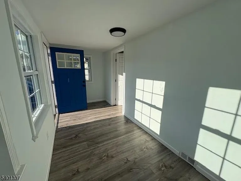 4 Whitehouse Ave — Photo 5