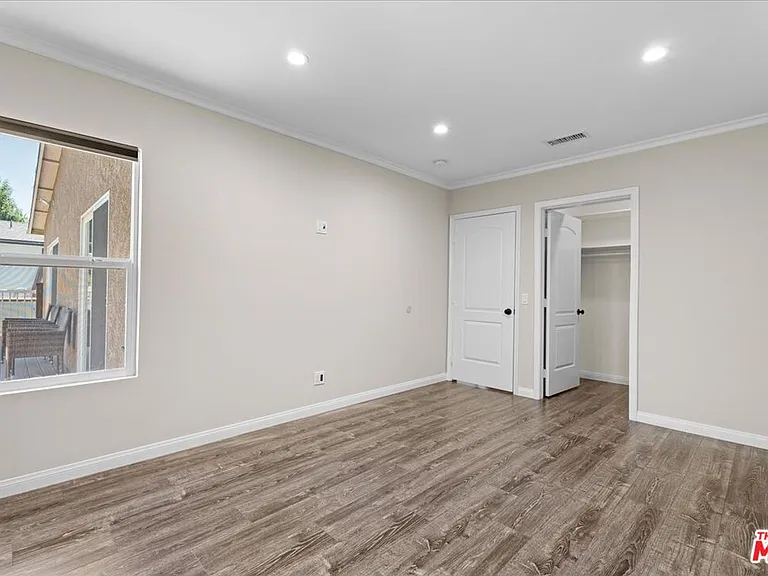 18725 Martha St — Photo 24