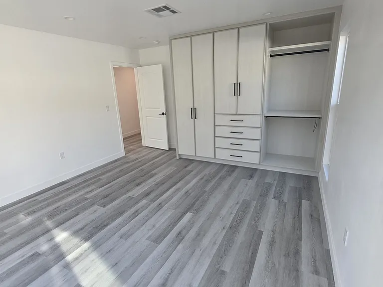 22732 Mariano St — Photo 15