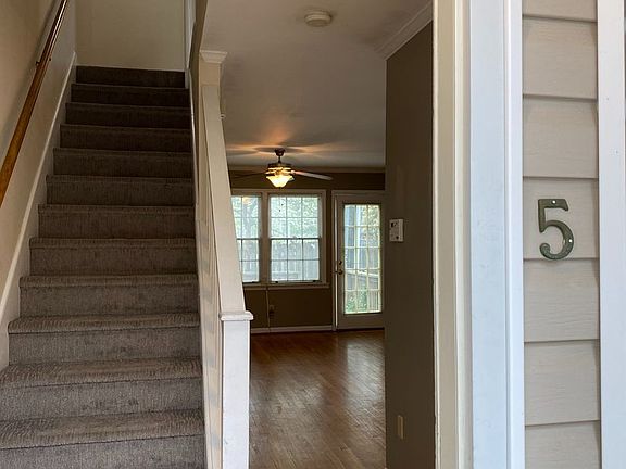 3rd image of 920 Woodrow St APT 5