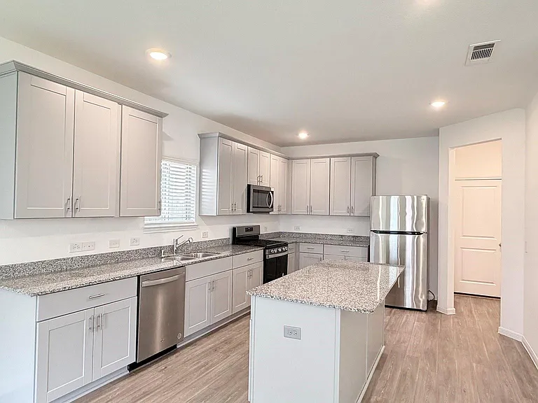 1020 Laguna Cove Dr — Photo 5