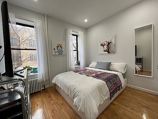 4th image of 35 Diamond St APT 6