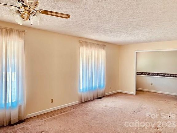 4th image of 2991 Ramblewoods Dr