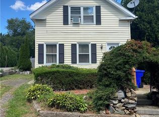 2 Dimasi Ct, West Warwick, RI 02893