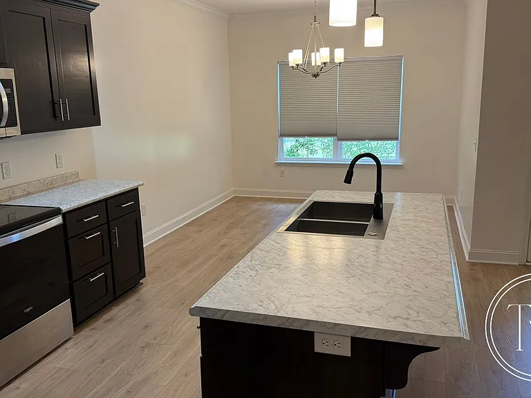 500 Thorp Cir — Photo 4