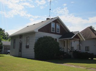 930 Main St, Gresham, WI 54128