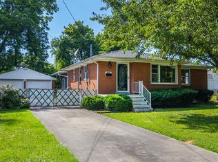 8200 Hillview Ct, Louisville, KY 40258