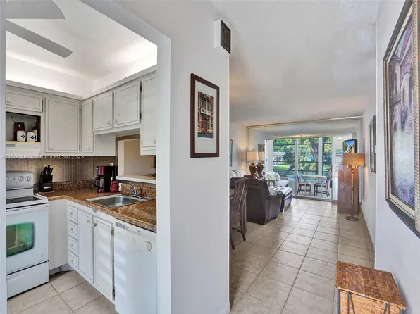 5003 NW 35th St APT 404, Fort Lauderdale, FL 33319