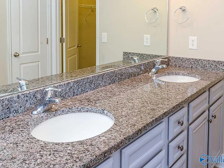 3031 Greenway Cir SE — Photo 22