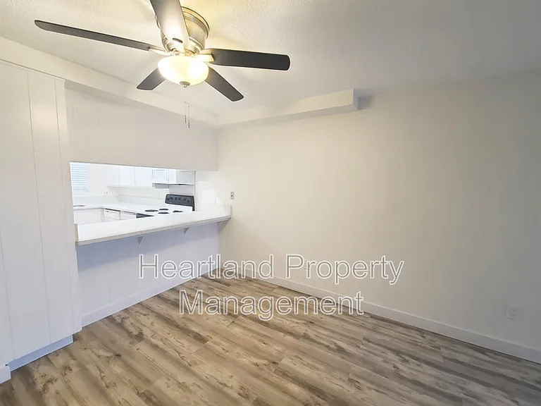 1170 Decker St #E — Photo 4
